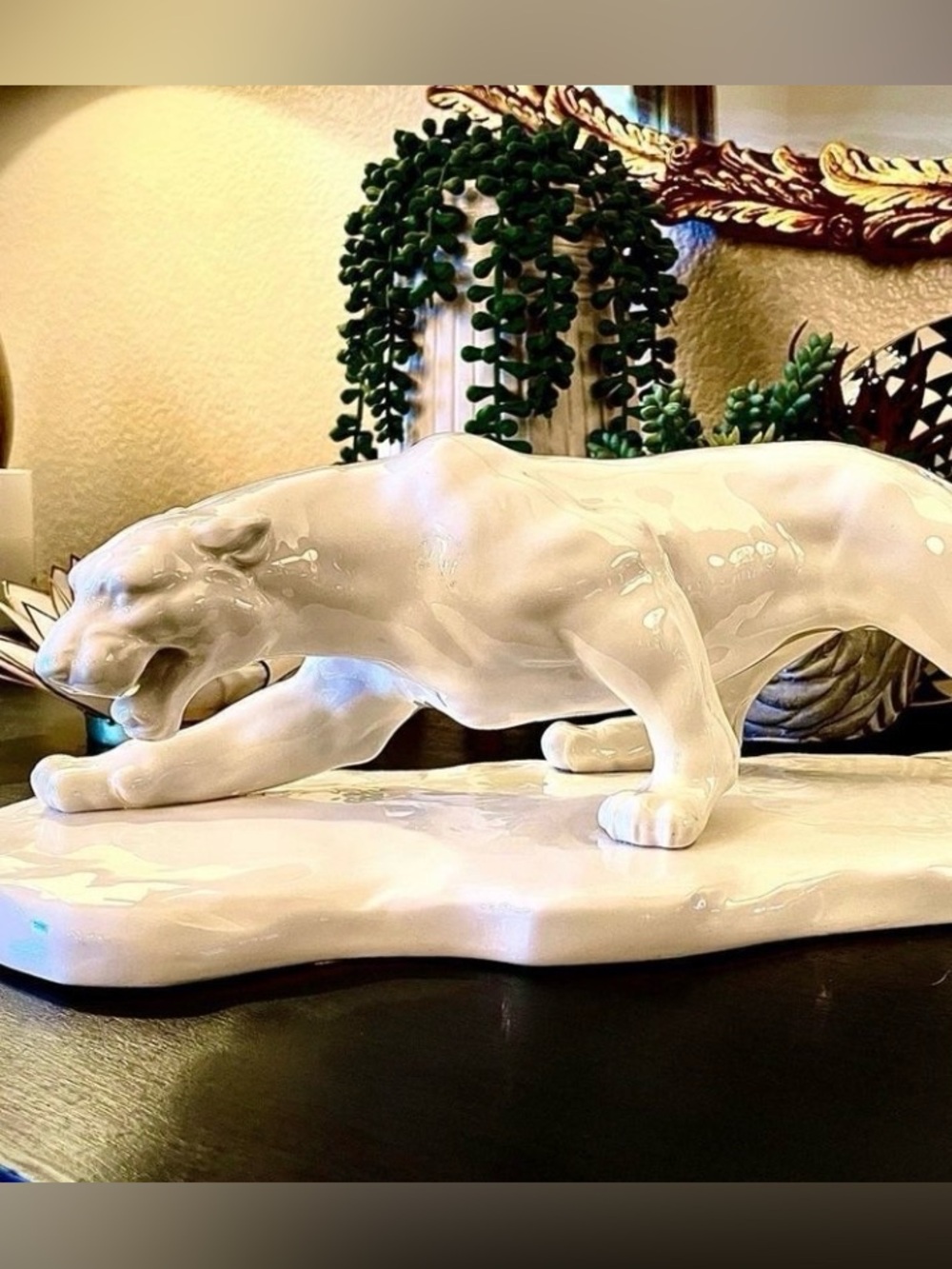 ♥️ RARE Panther, blanc de chine Hollywood Regency mid century figurine.